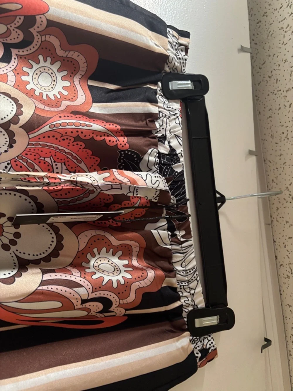 Flash sale - Wide-Leg Floral Print pant - Black and Coral w/ elastic waistband
